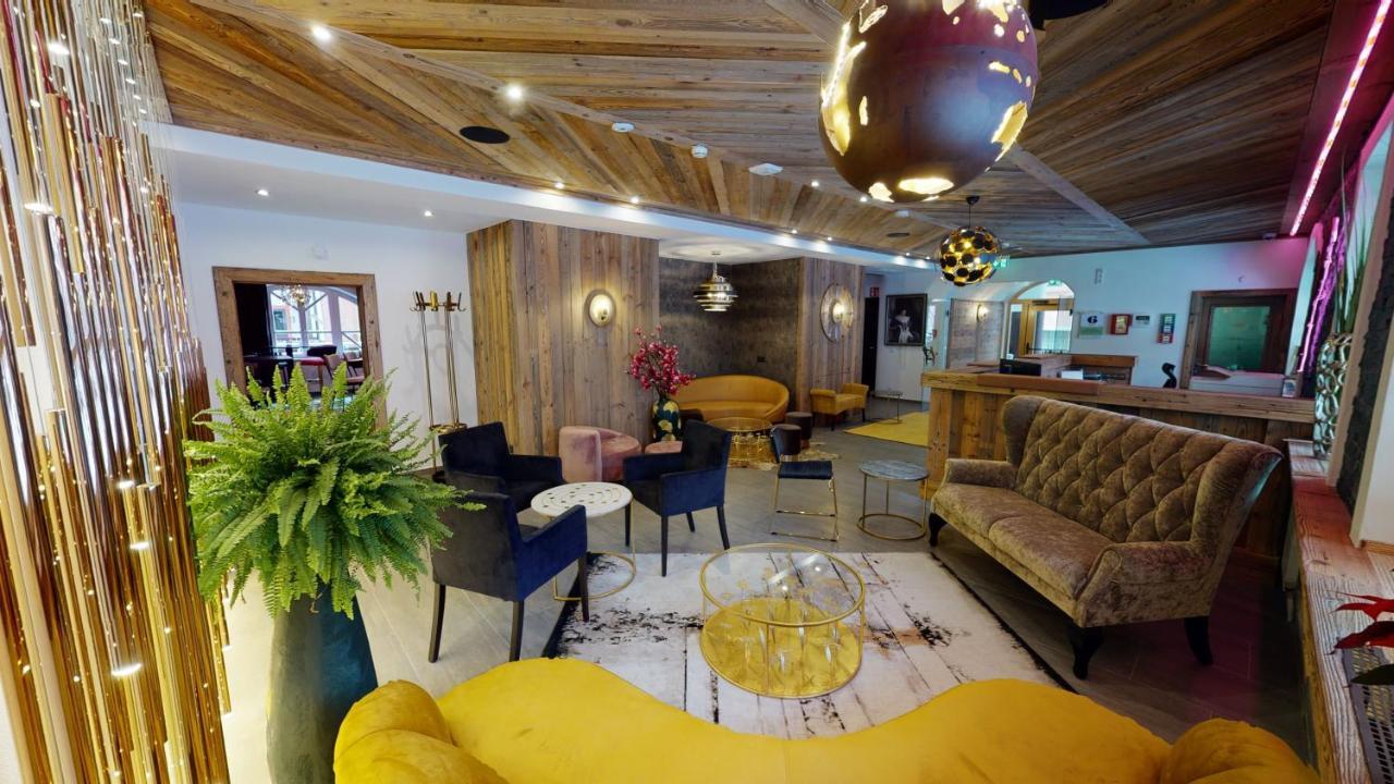 Panther'a Hotel