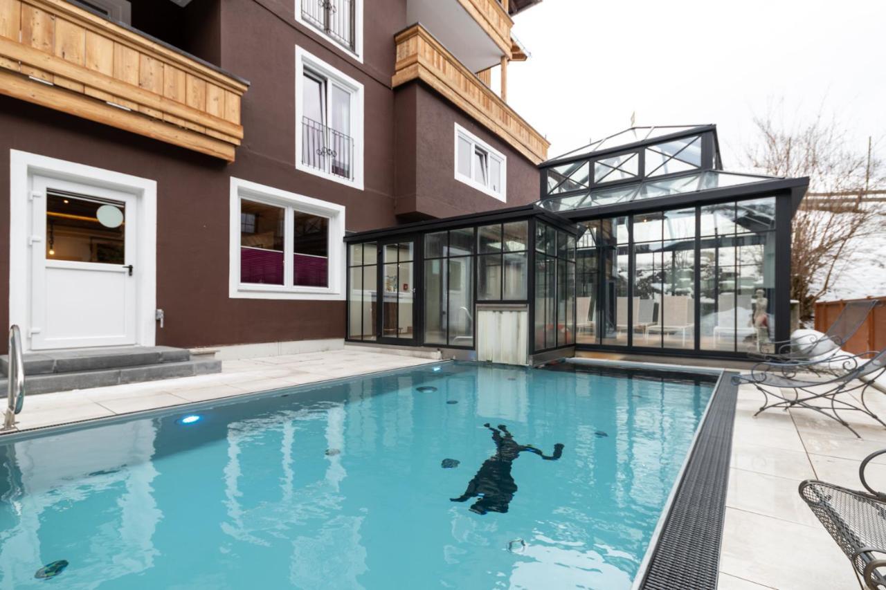 Panther'a Hotel